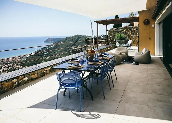 Bluvari' Charming House