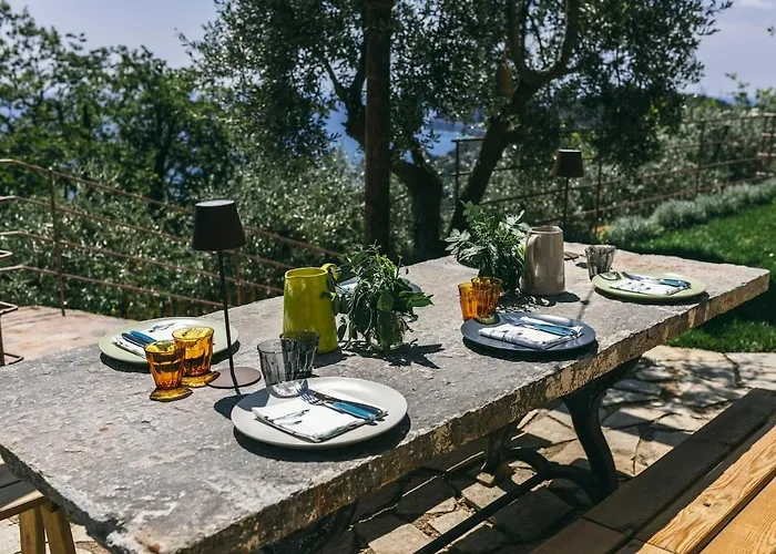 Bluvari' Charming House Villa *