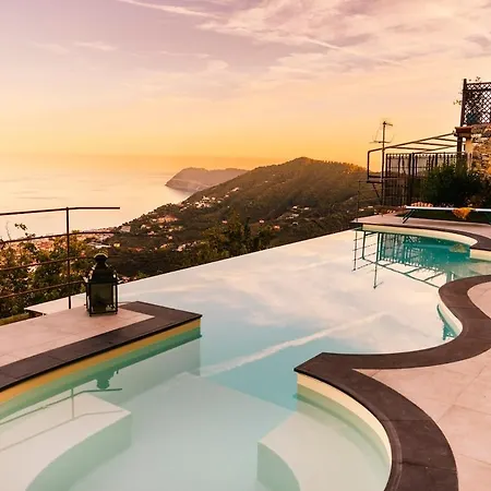 Villa Bluvari' Charming House