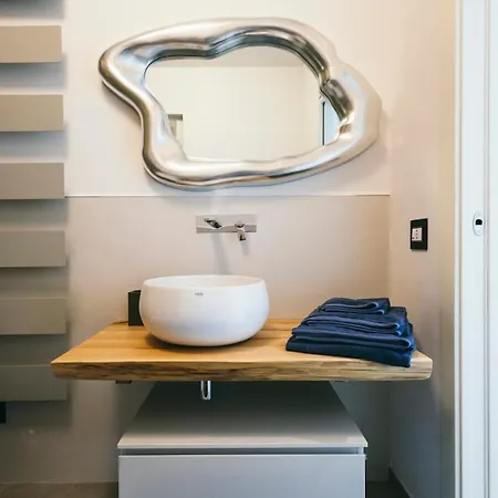 Vila Bluvari' Charming House Alassio