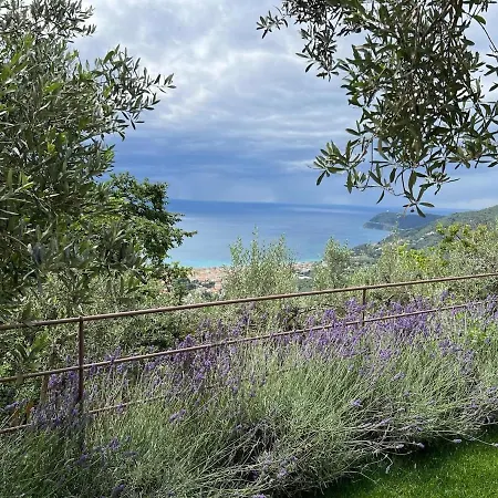 Bluvari' Charming House Villa