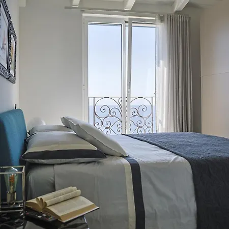 Bluvari' Charming House Villa *