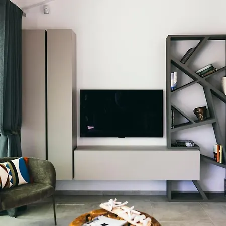 Bluvari' Charming House