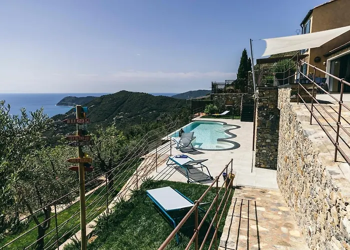 Bluvari' Charming House Villa Alassio