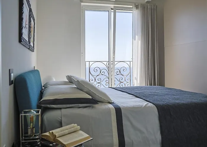 Bluvari' Charming House Villa *